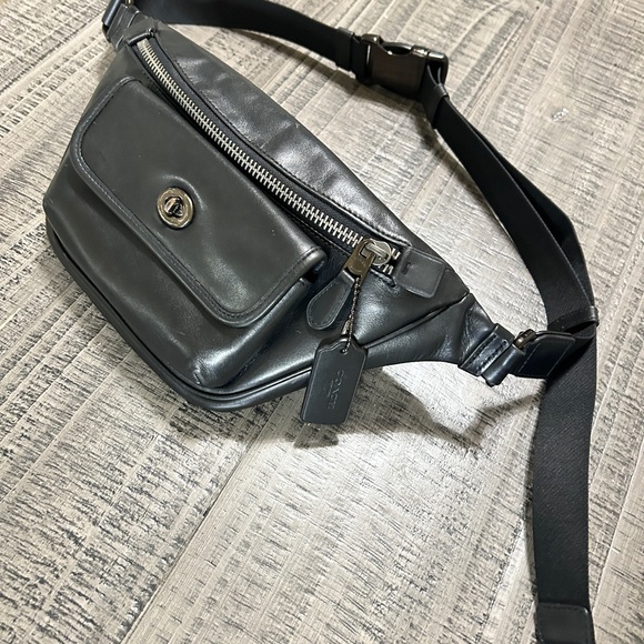 Coach Black Heritage Leather Belt Bag - Picture 2 of 9